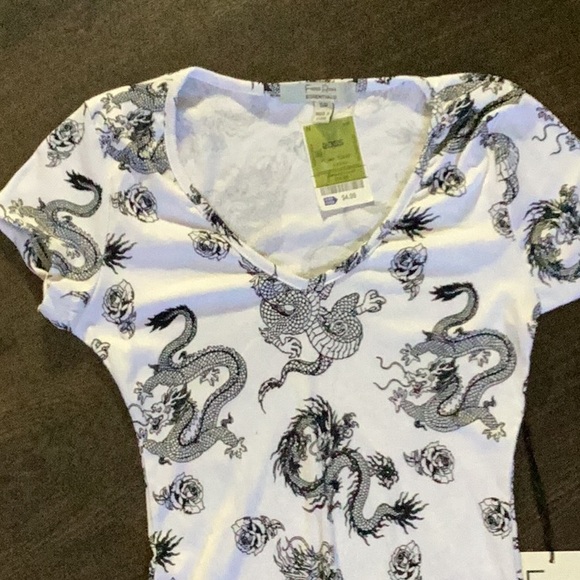 Faded Rose Essential Short Sleeve t shirt size S - Picture 2 of 6